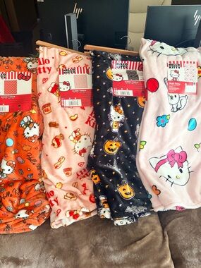Hello Kitty Throw Blankets